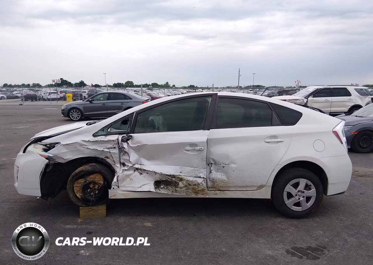 2011 Toyota Prius VIN:JTDKN3DU9B1388724 - 14