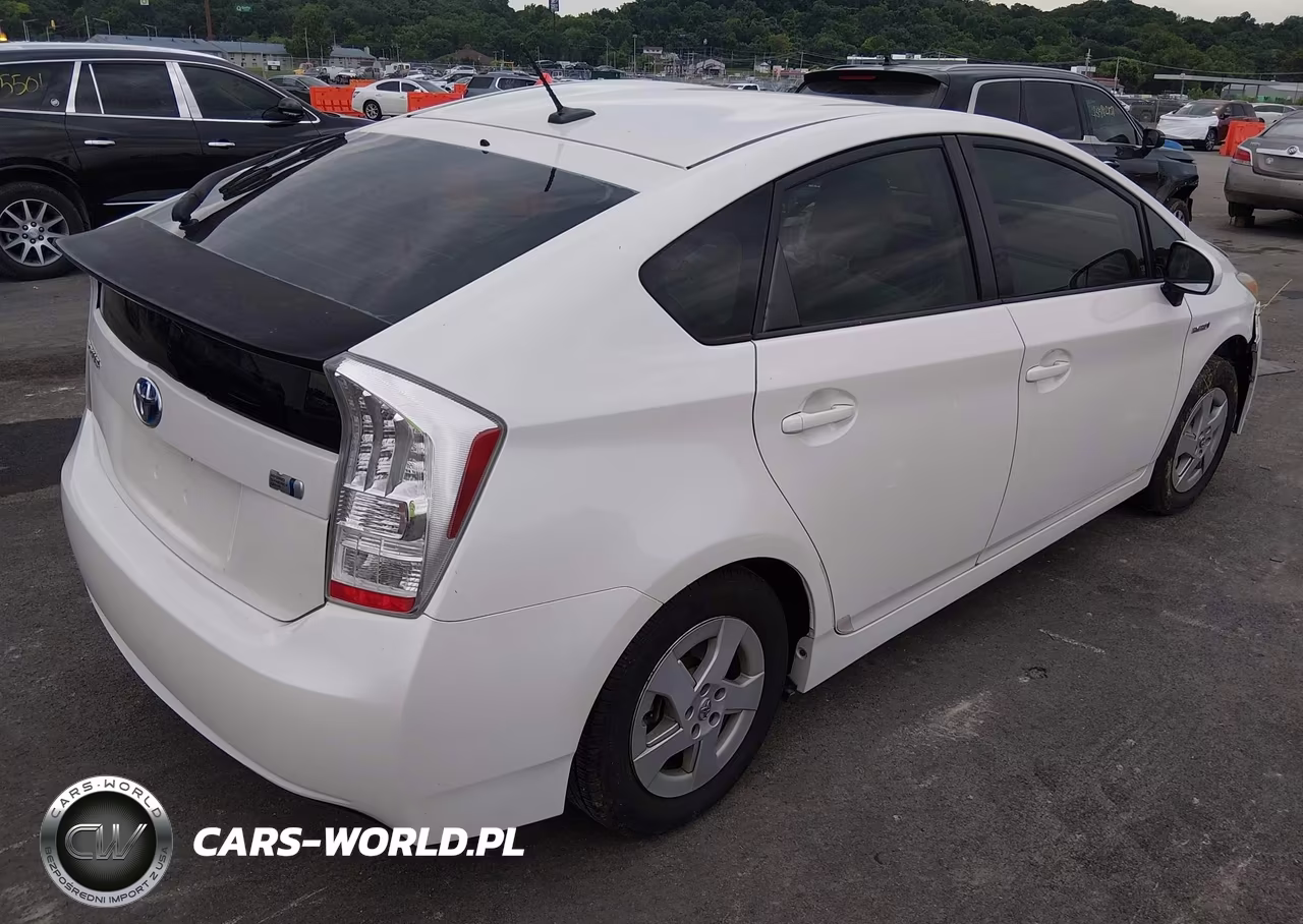 2011 Toyota Prius VIN:JTDKN3DU9B1388724 - 4