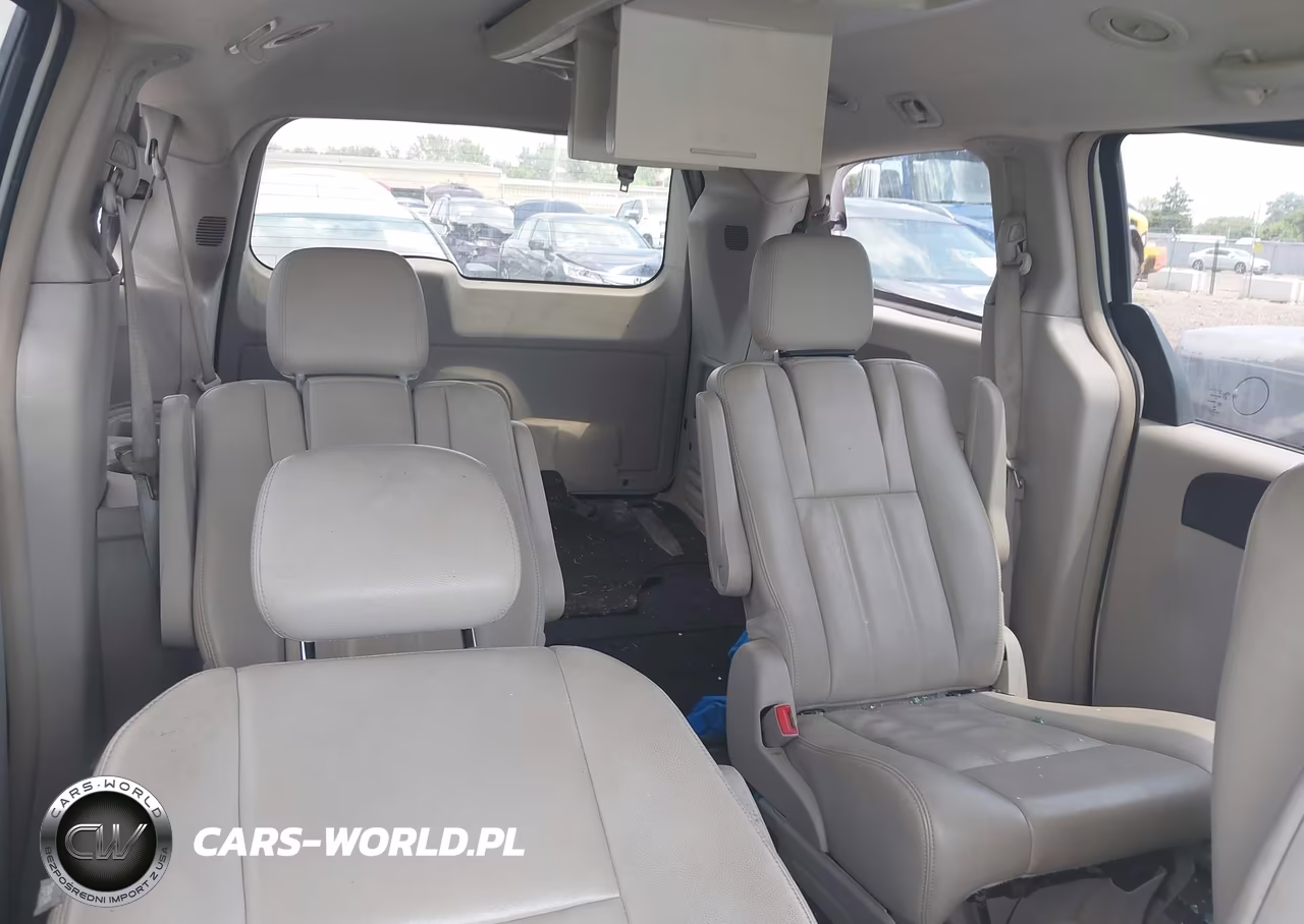 2013 Chrysler Town & Country Touring VIN:2C4RC1BG7DR556638 - 8