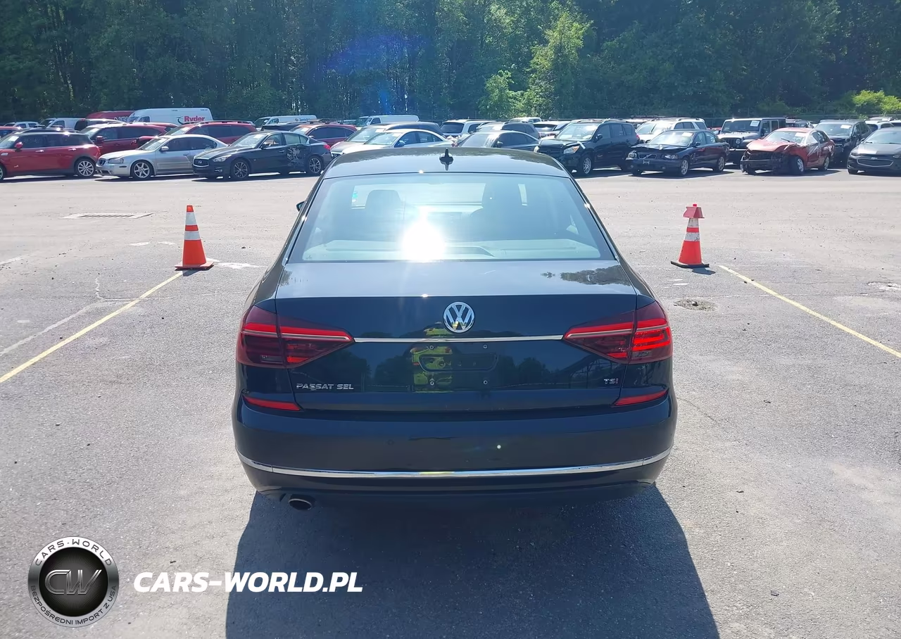 2017 Volkswagen Passat 1.8T Sel Premium VIN:1VWCT7A3XHC057884 - 16