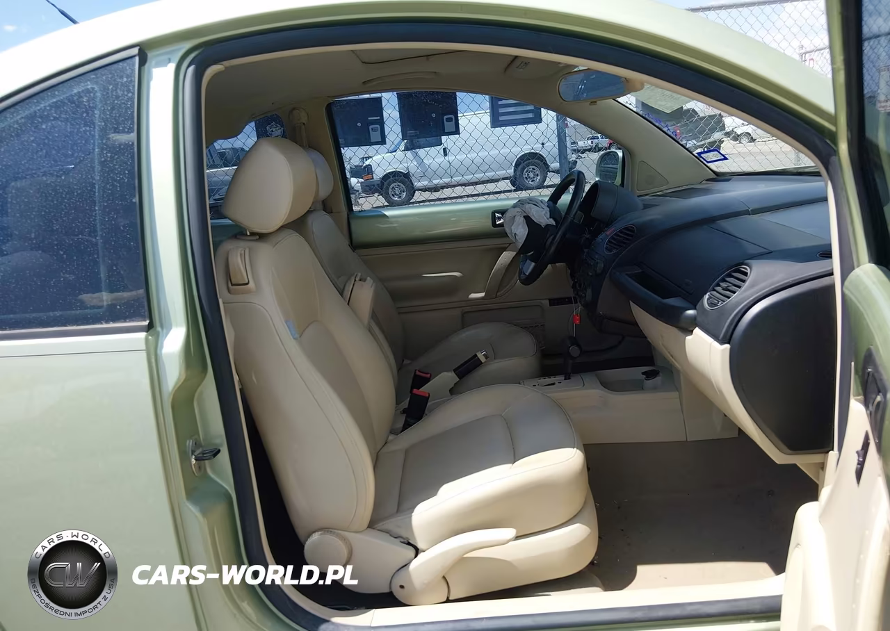 2008 Volkswagen New Beetle S-Se VIN:3VWRW31C08M500858 - 5