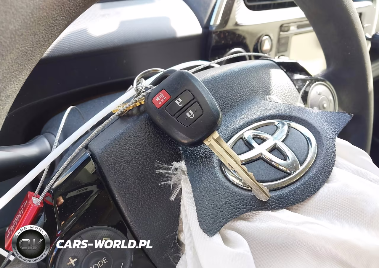 2019 Toyota Prius C L VIN:JTDKDTB39K1624981 - 11