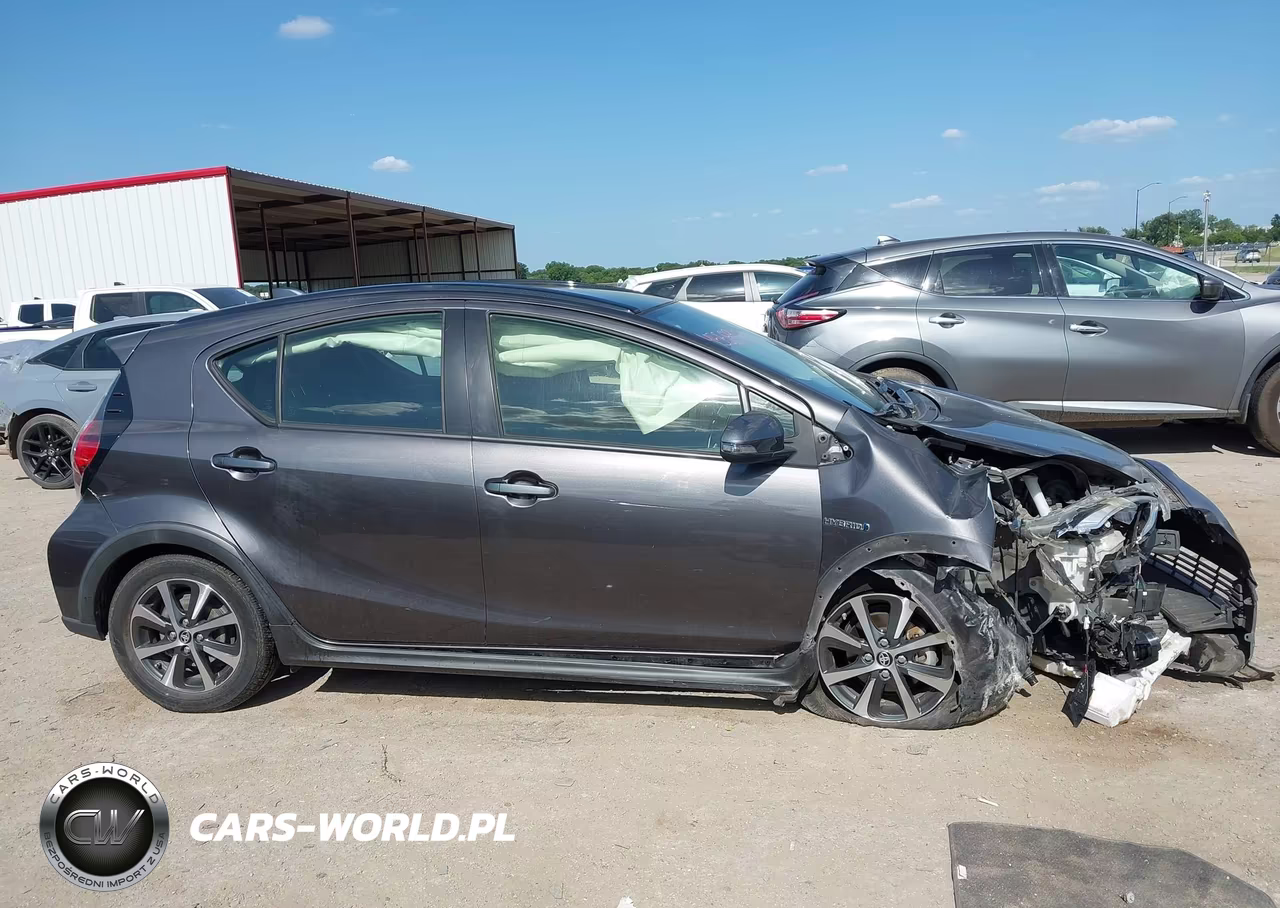 2019 Toyota Prius C L VIN:JTDKDTB39K1624981 - 13