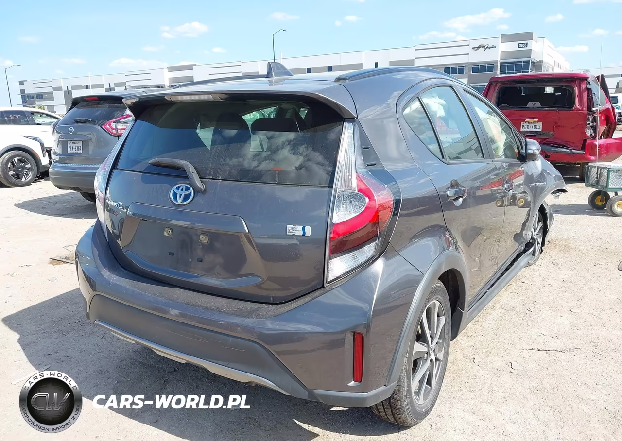 2019 Toyota Prius C L VIN:JTDKDTB39K1624981 - 4