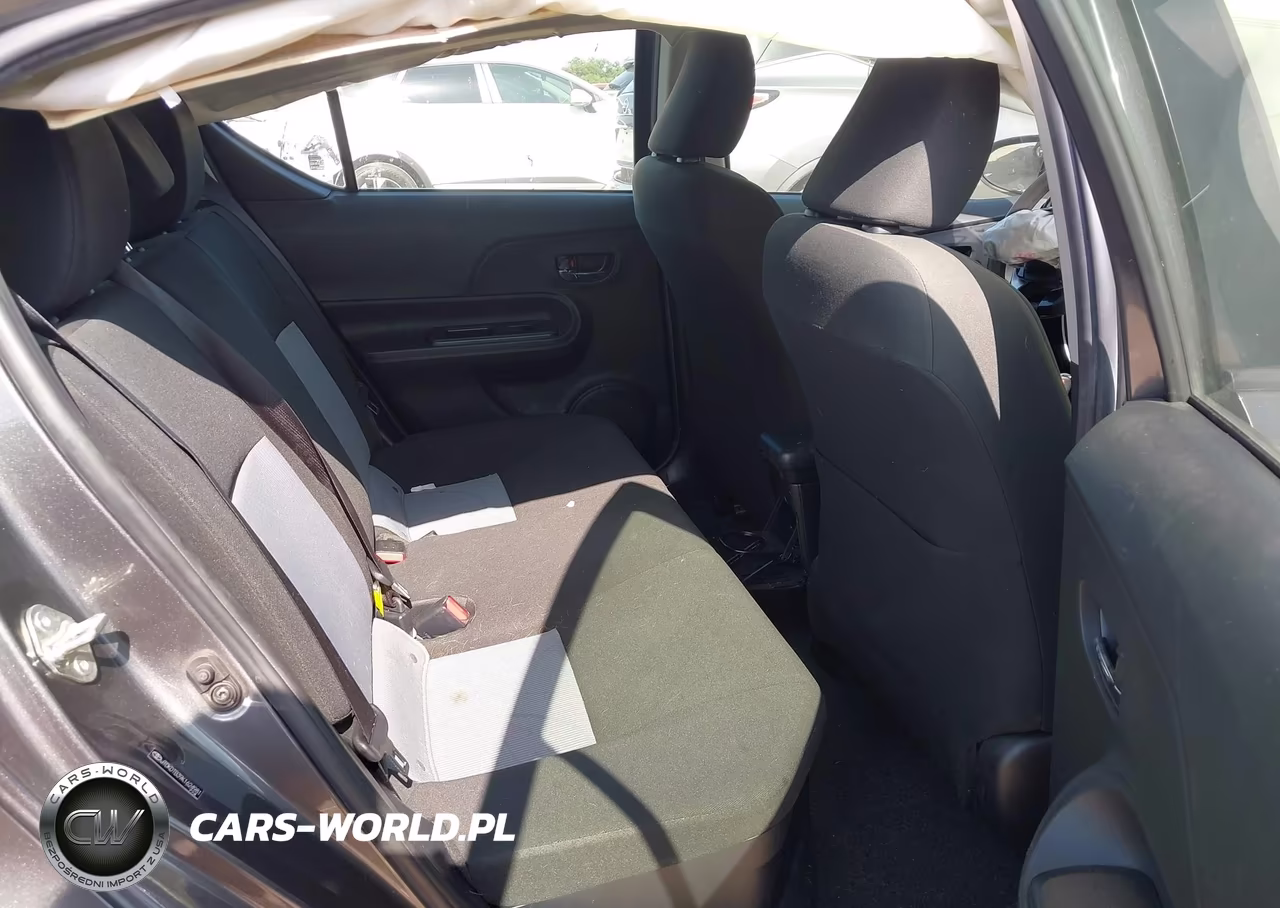 2019 Toyota Prius C L VIN:JTDKDTB39K1624981 - 8