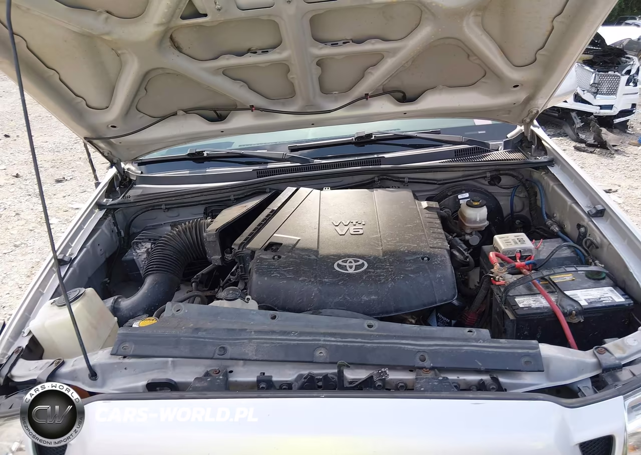 2010 Toyota Tacoma Base V6 VIN:5TEMU4FN0AZ692763 - 10