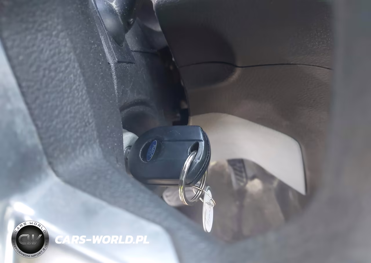 2018 Ford Transit-250 VIN:1FTYR2CG1JKB13524 - 11