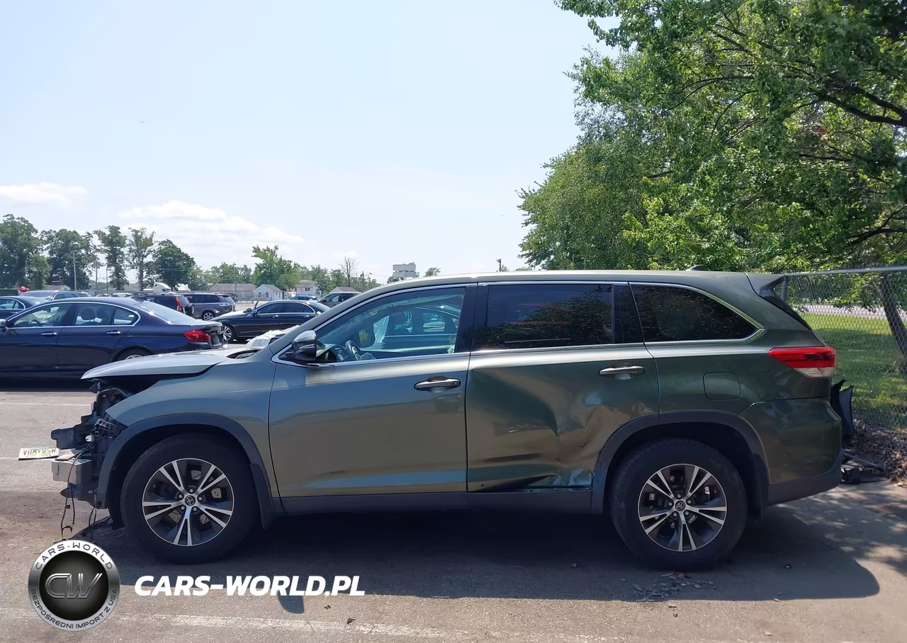 2019 Toyota Highlander Le Plus VIN:5TDBZRFH4KS922514 - 14