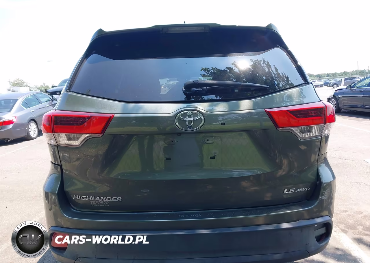 2019 Toyota Highlander Le Plus VIN:5TDBZRFH4KS922514 - 16
