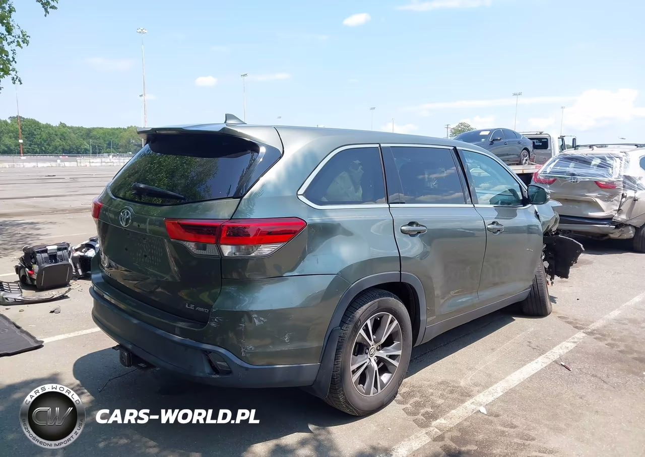 2019 Toyota Highlander Le Plus VIN:5TDBZRFH4KS922514 - 4