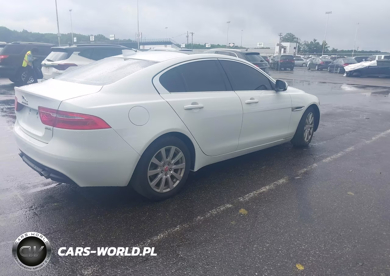 2019 Jaguar Xe 25T VIN:SAJAR4FX2KCP49939 - 4