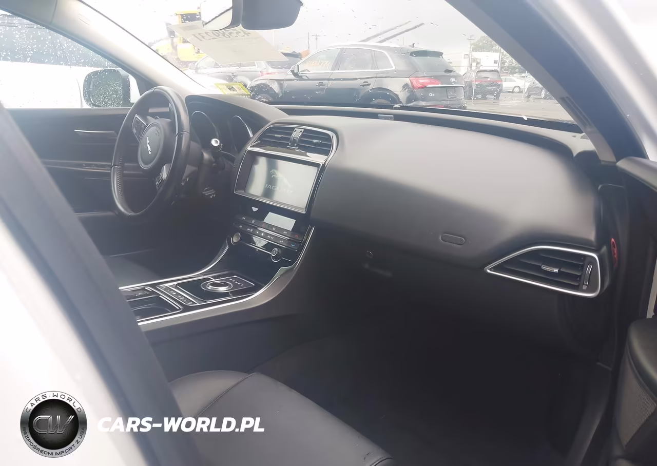 2019 Jaguar Xe 25T VIN:SAJAR4FX2KCP49939 - 5