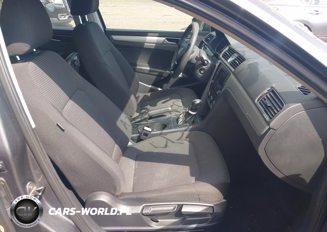 2017 Volkswagen Passat 1.8T S VIN:1VWAT7A39HC048388 - 5