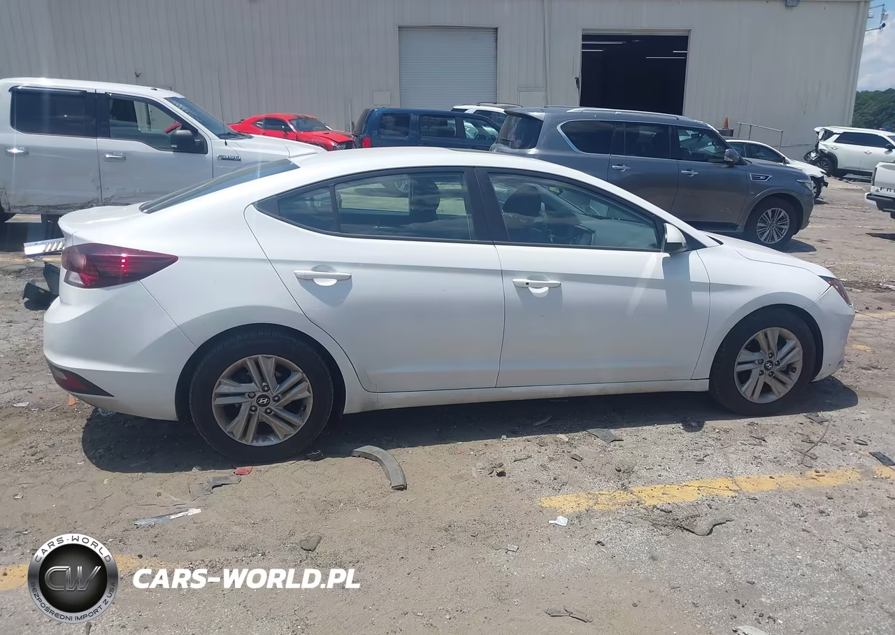 2019 Hyundai Elantra Value Edition VIN:5NPD84LF8KH453712 - 13
