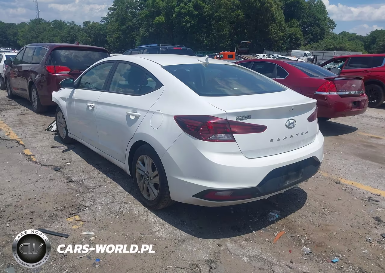 2019 Hyundai Elantra Value Edition VIN:5NPD84LF8KH453712 - 3