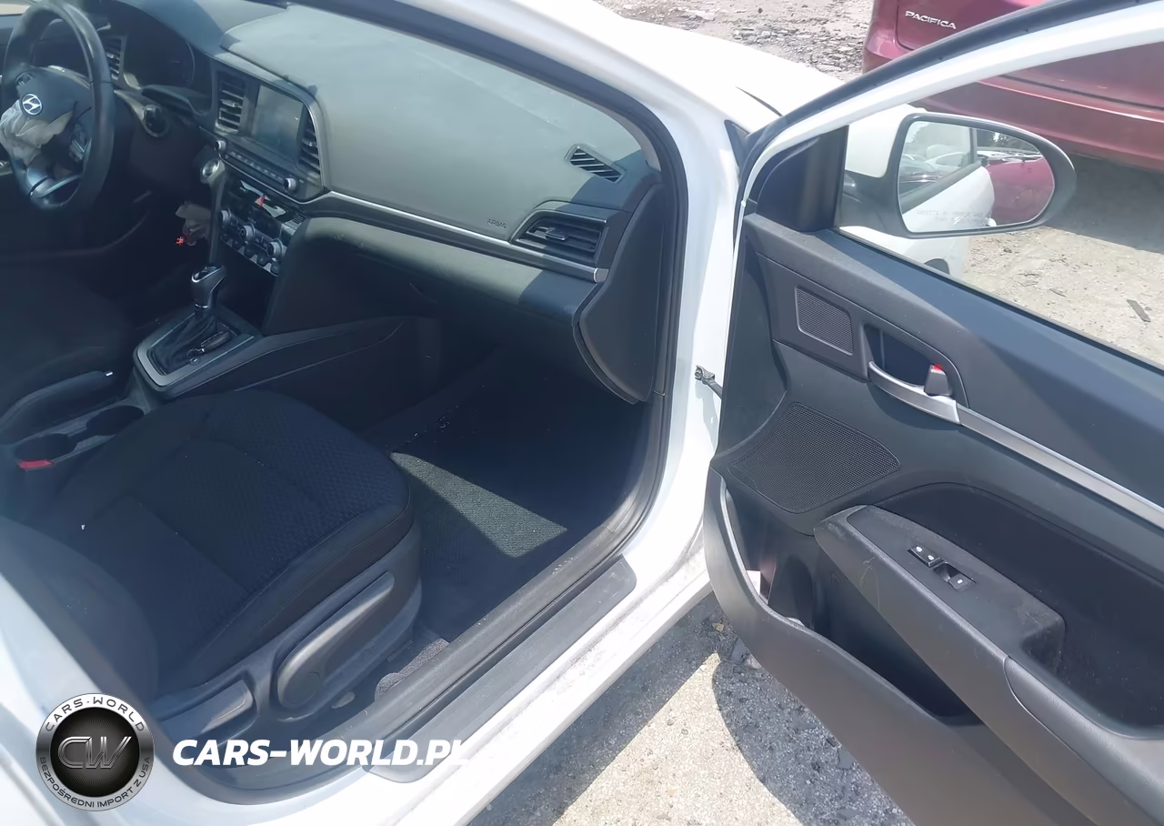 2019 Hyundai Elantra Value Edition VIN:5NPD84LF8KH453712 - 5