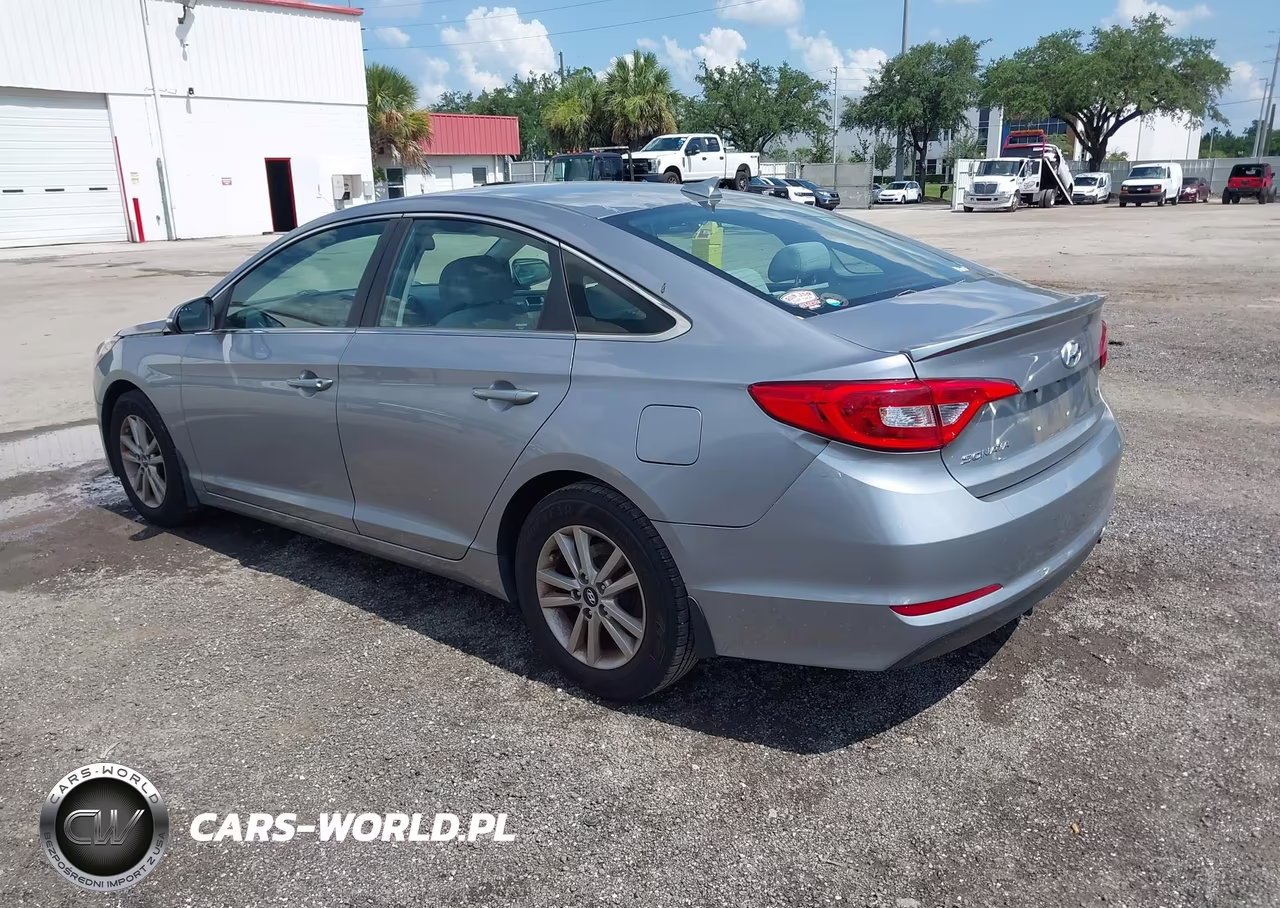2016 Hyundai Sonata Eco VIN:5NPE24AA7GH426795 - 3