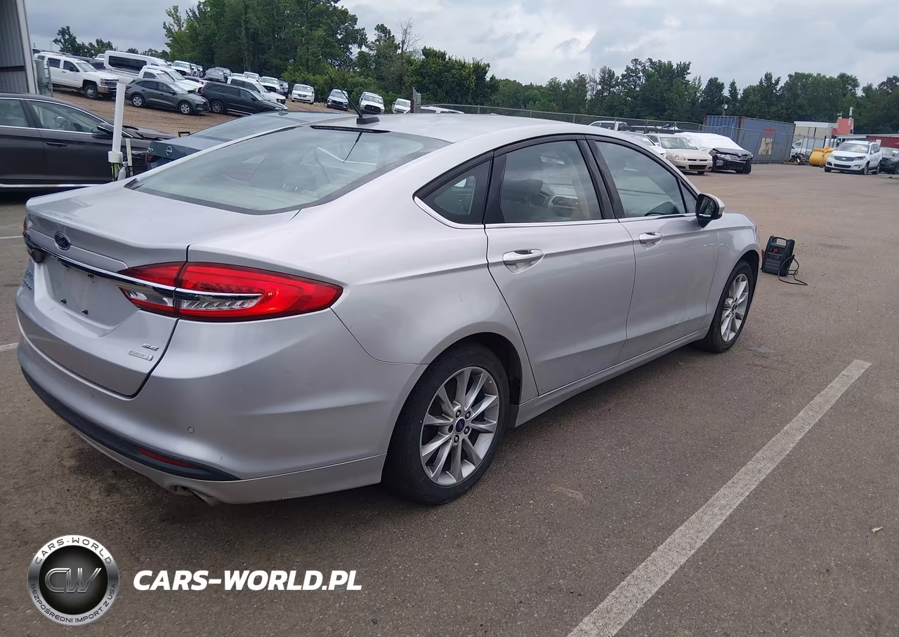 2017 Ford Fusion Se VIN:3FA6P0HD7HR126385 - 4