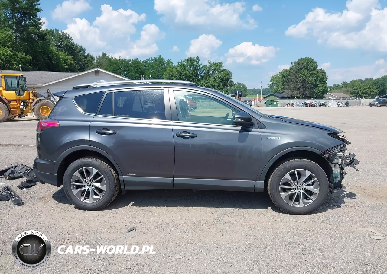 2018 Toyota Rav4 Hybrid Le VIN:JTMRJREV4JD252650 - 14