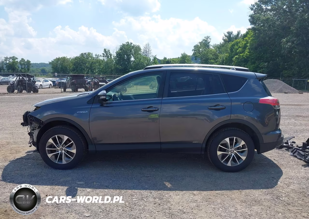 2018 Toyota Rav4 Hybrid Le VIN:JTMRJREV4JD252650 - 15
