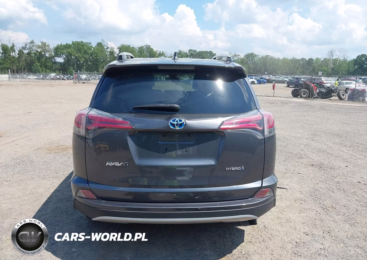 2018 Toyota Rav4 Hybrid Le VIN:JTMRJREV4JD252650 - 17