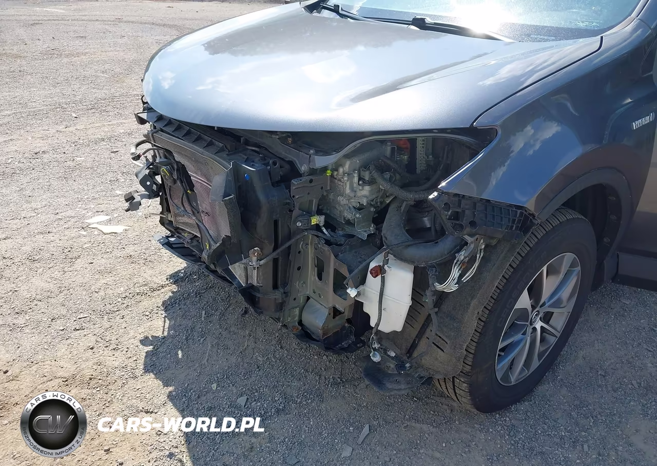 2018 Toyota Rav4 Hybrid Le VIN:JTMRJREV4JD252650 - 18