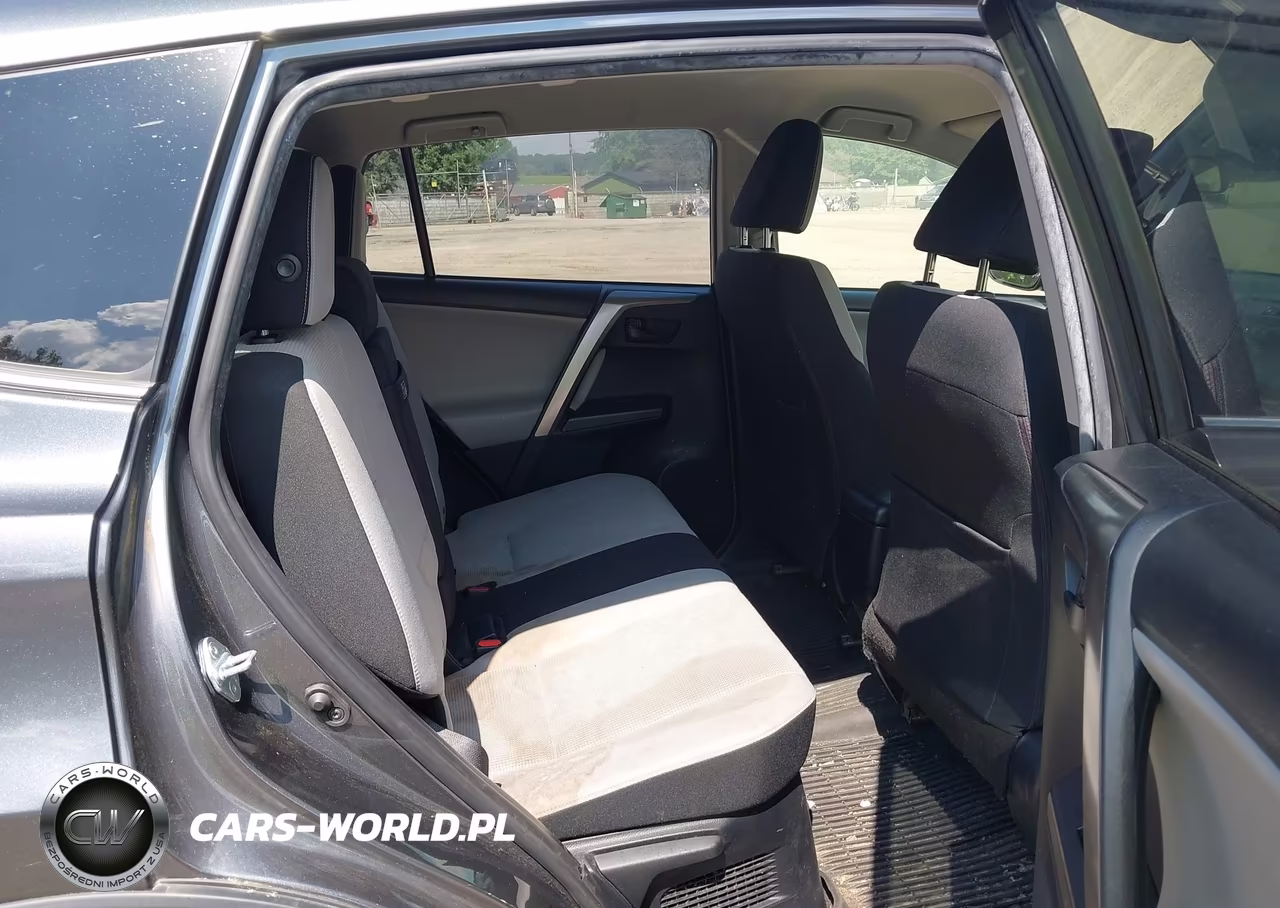 2018 Toyota Rav4 Hybrid Le VIN:JTMRJREV4JD252650 - 8