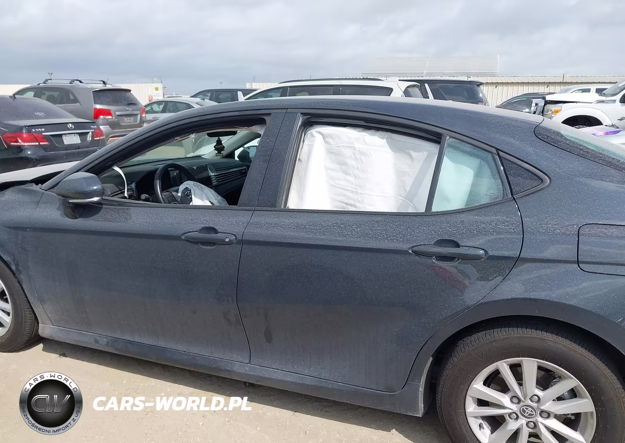 2026 Toyota Camry Le VIN:4T1DAACK1TU223335 - 14