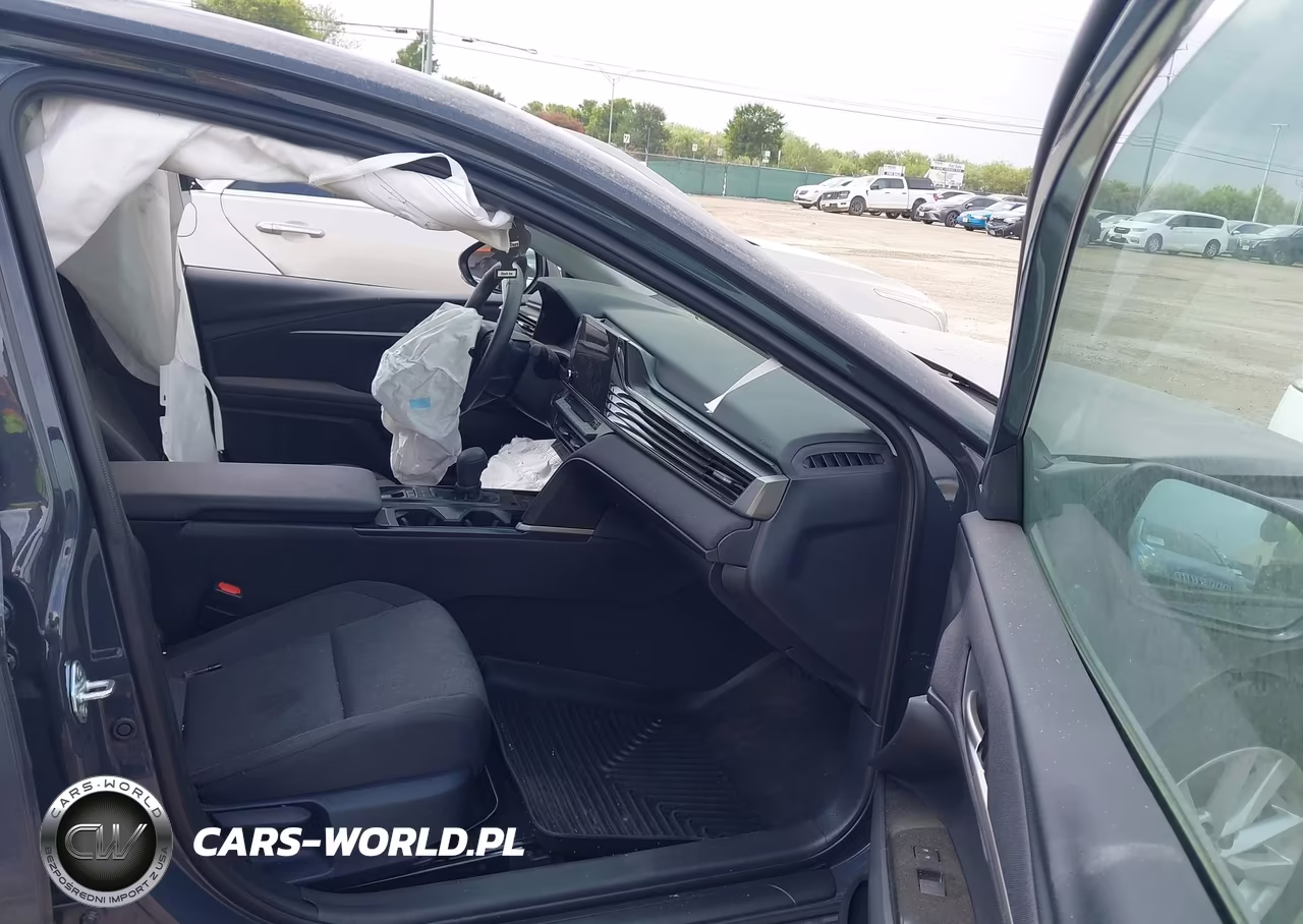 2026 Toyota Camry Le VIN:4T1DAACK1TU223335 - 5