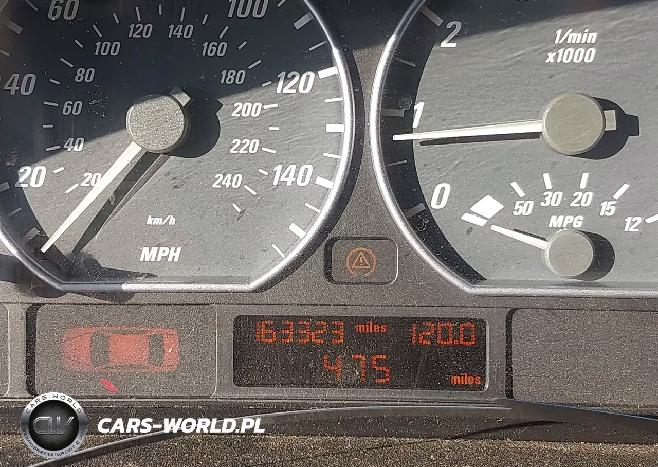 2002 BMW 3 Series 330Ci VIN:WBABN53422JU25591 - 7