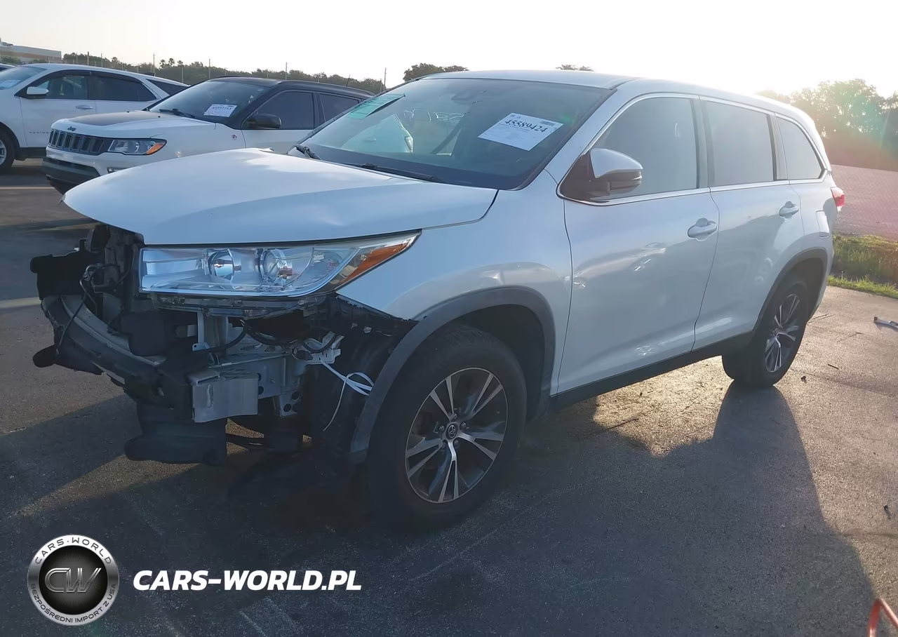 2019 Toyota Highlander Le VIN:5TDZARFH4KS057257 - 2
