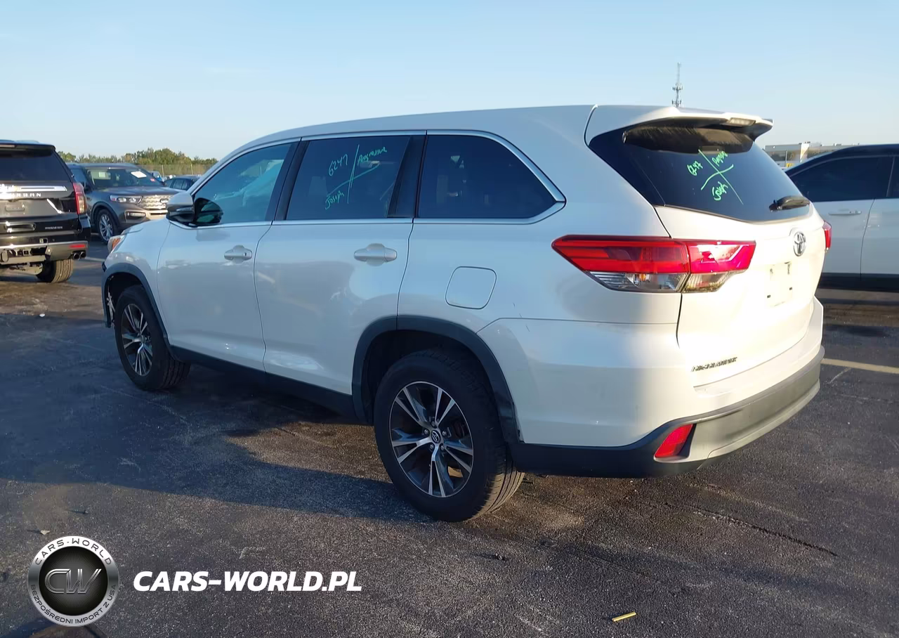2019 Toyota Highlander Le VIN:5TDZARFH4KS057257 - 3