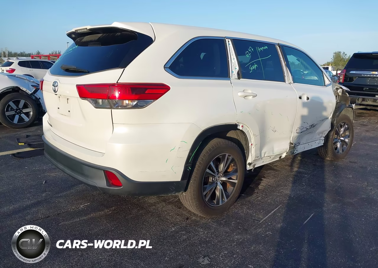 2019 Toyota Highlander Le VIN:5TDZARFH4KS057257 - 4