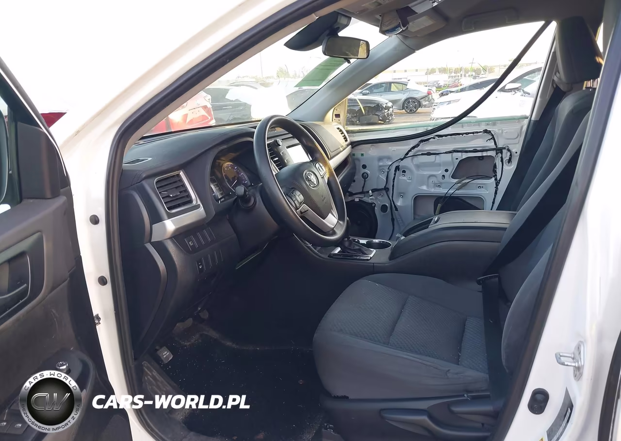2019 Toyota Highlander Le VIN:5TDZARFH4KS057257 - 5