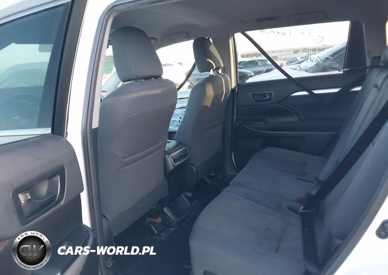 2019 Toyota Highlander Le VIN:5TDZARFH4KS057257 - 8