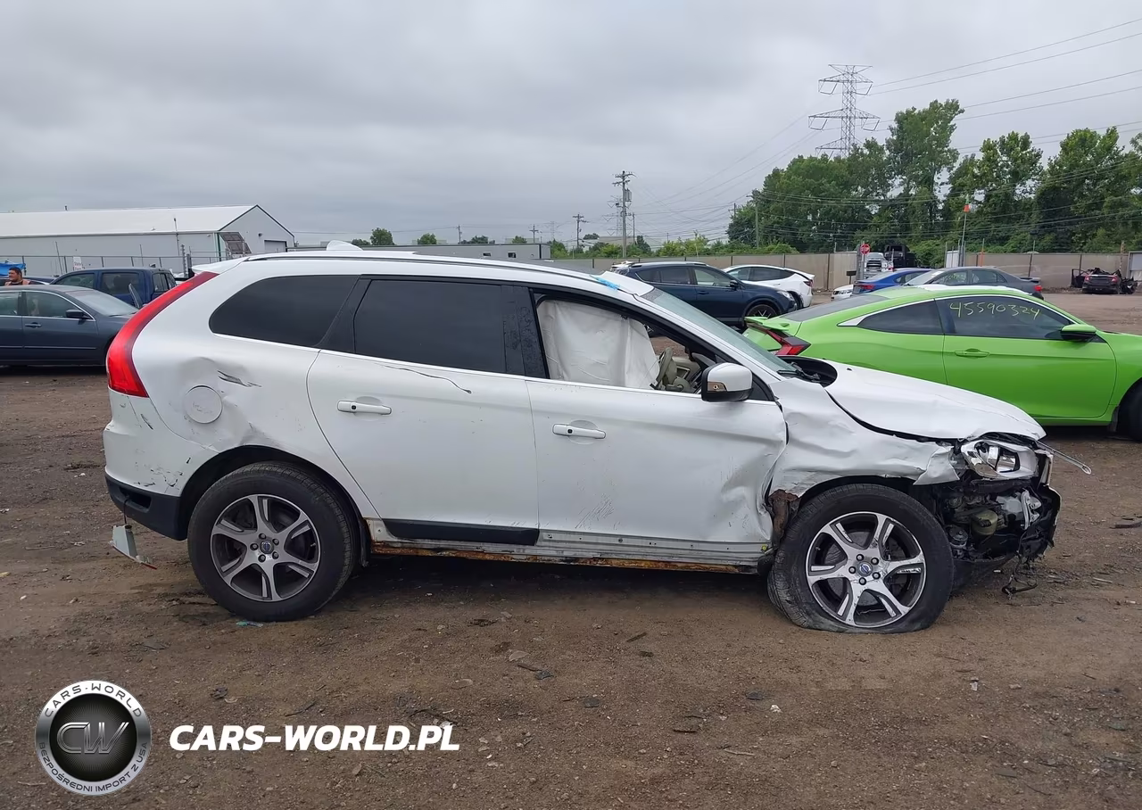 2012 Volvo Xc60 T6 R-Design VIN:YV4902DZXC2295318 - 11