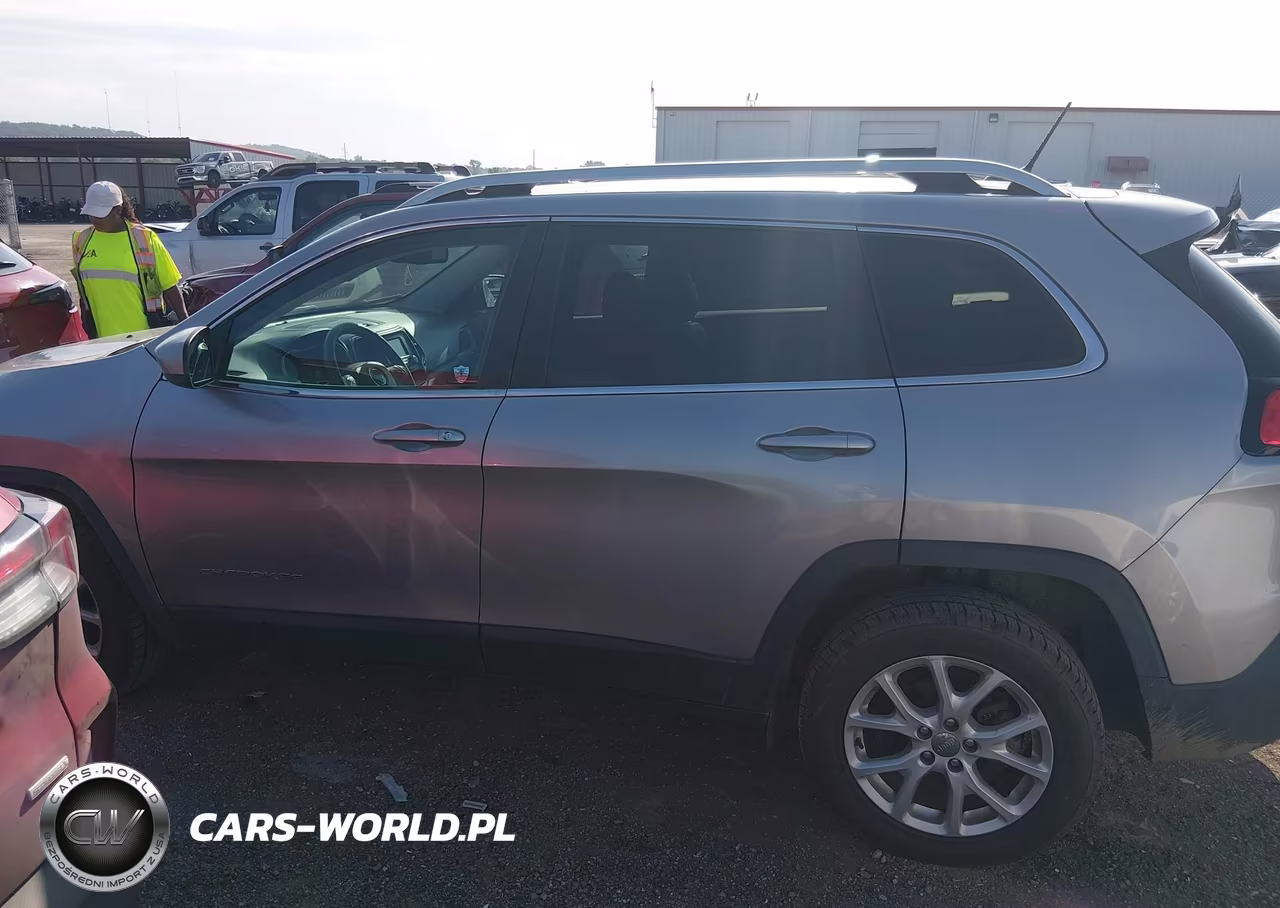 2018 Jeep Cherokee Latitude Fwd VIN:1C4PJLCB3JD611676 - 14