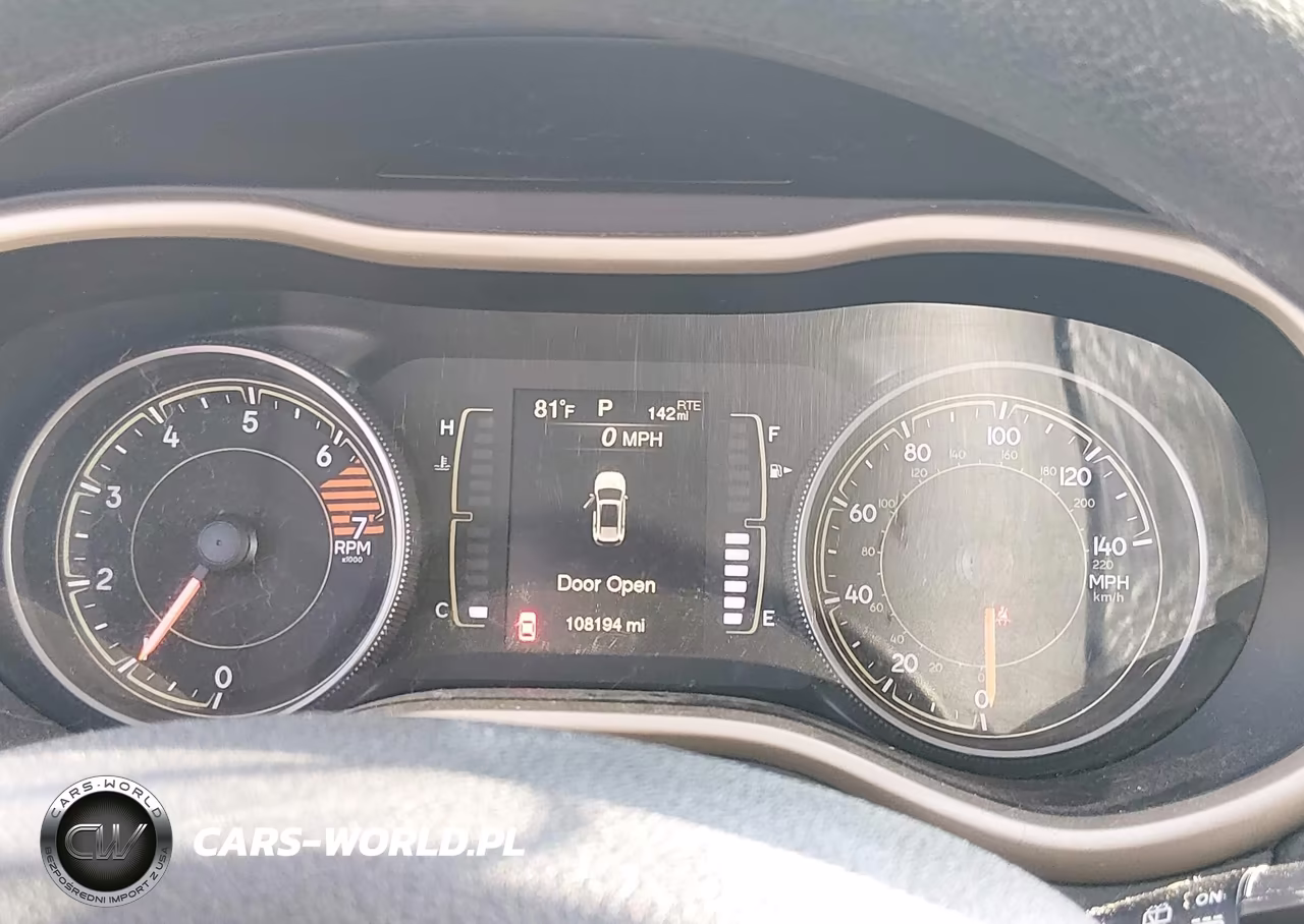 2018 Jeep Cherokee Latitude Fwd VIN:1C4PJLCB3JD611676 - 7