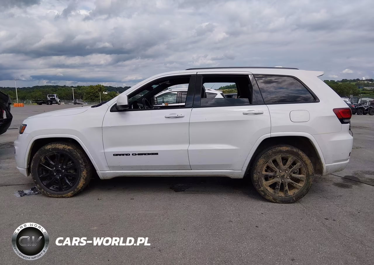 2017 Jeep Grand Cherokee Altitude VIN:1C4RJFAG5HC925077 - 14