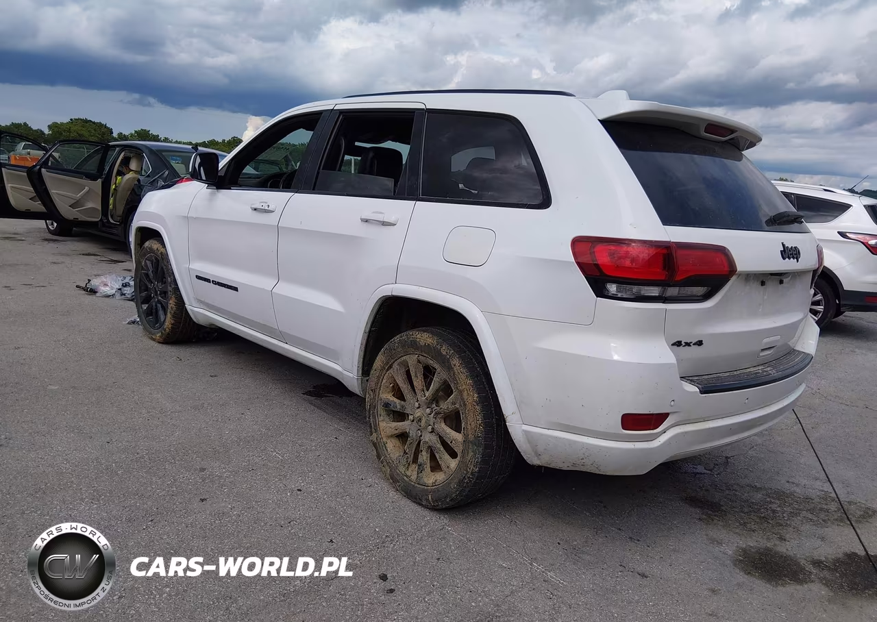 2017 Jeep Grand Cherokee Altitude VIN:1C4RJFAG5HC925077 - 3