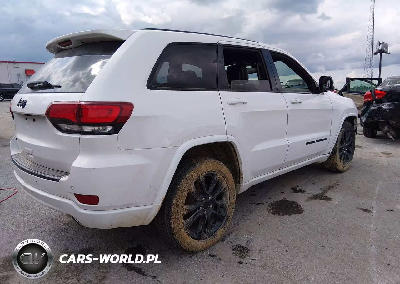 2017 Jeep Grand Cherokee Altitude VIN:1C4RJFAG5HC925077 - 4