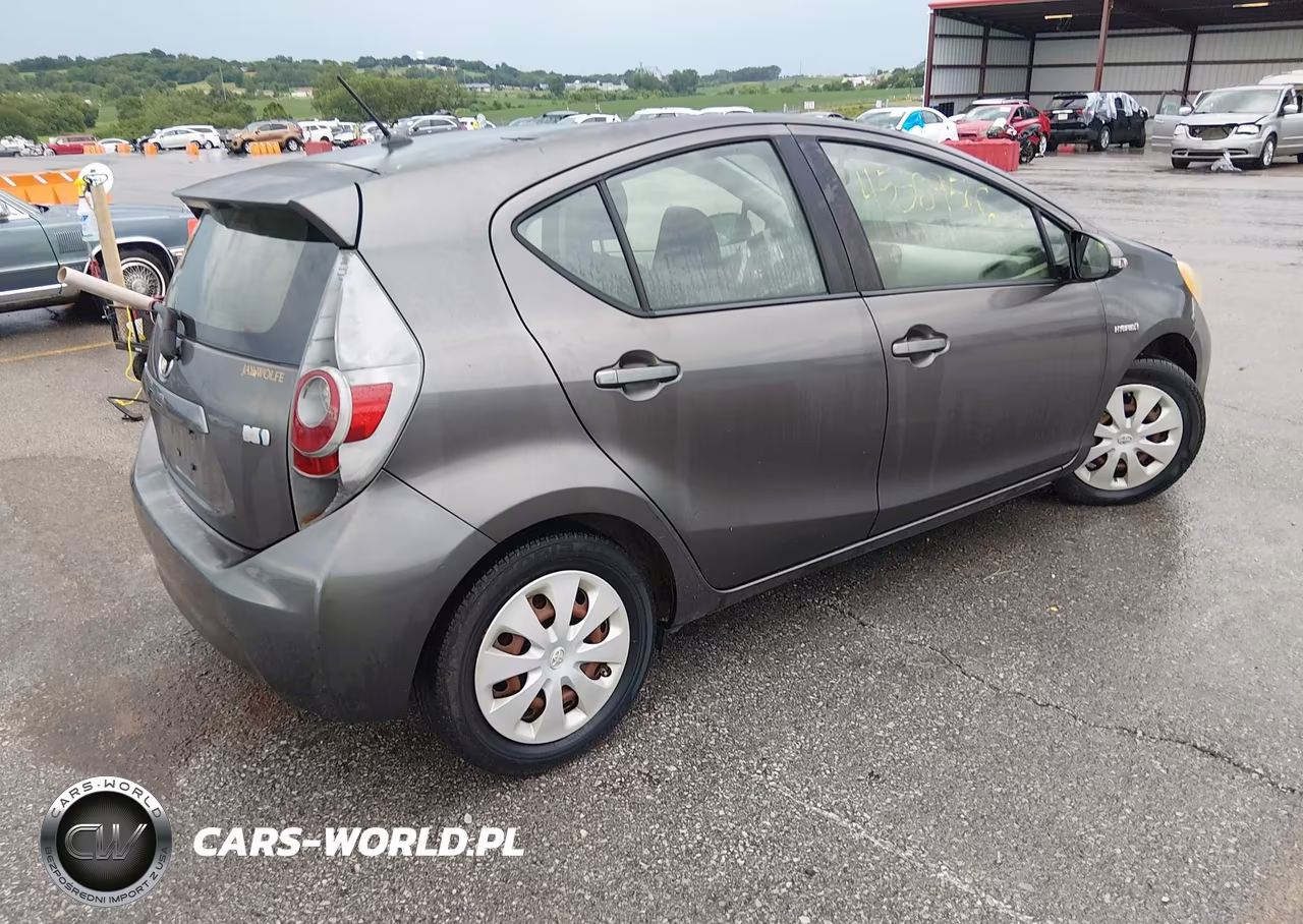 2012 Toyota Prius C Two VIN:JTDKDTB32C1017290 - 4