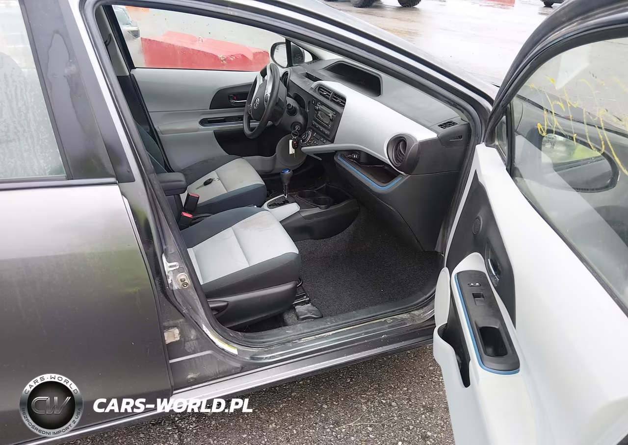 2012 Toyota Prius C Two VIN:JTDKDTB32C1017290 - 5