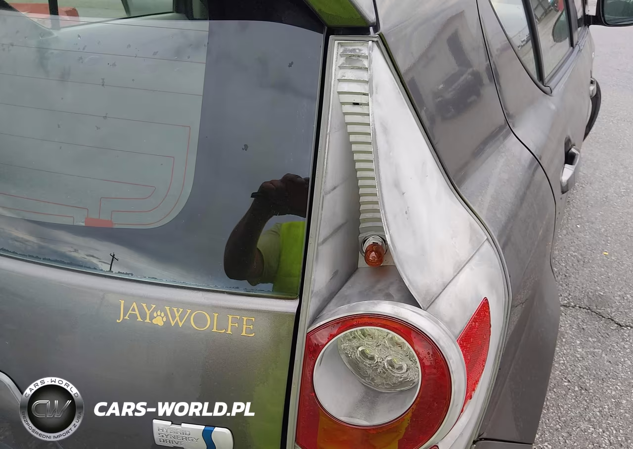 2012 Toyota Prius C Two VIN:JTDKDTB32C1017290 - 6