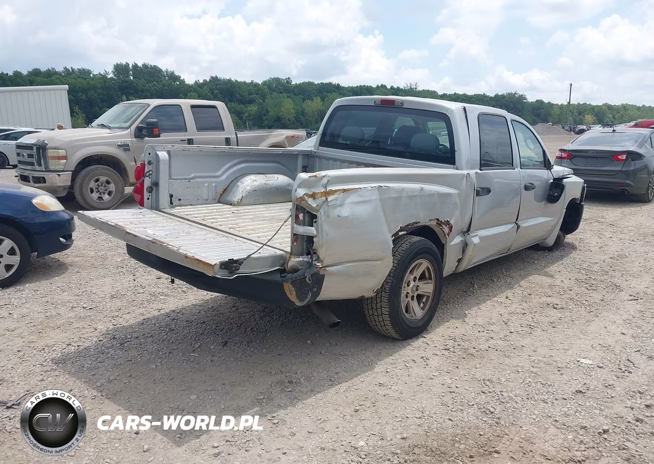 2008 Dodge Dakota Sxt VIN:1D3HE38N18S590495 - 4