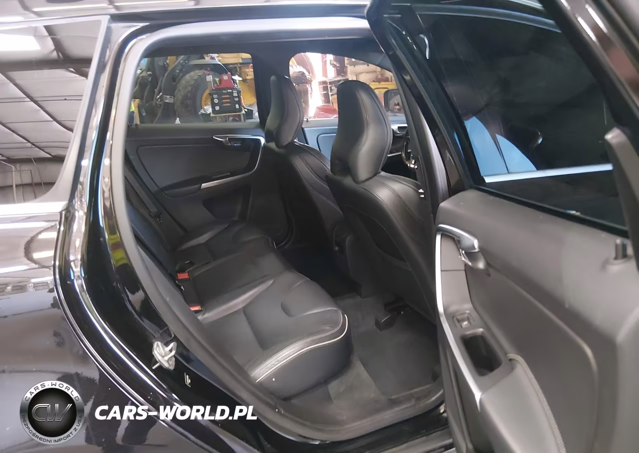 2017 Volvo Xc60 T6 R-Design VIN:YV449MRS3H2016984 - 8