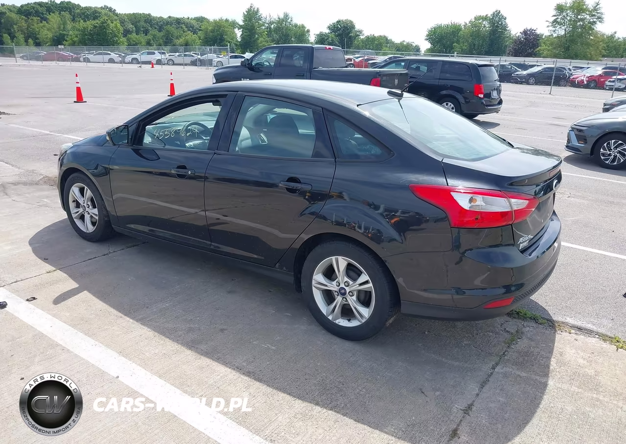 2014 Ford Focus Se VIN:1FADP3F20EL105897 - 3