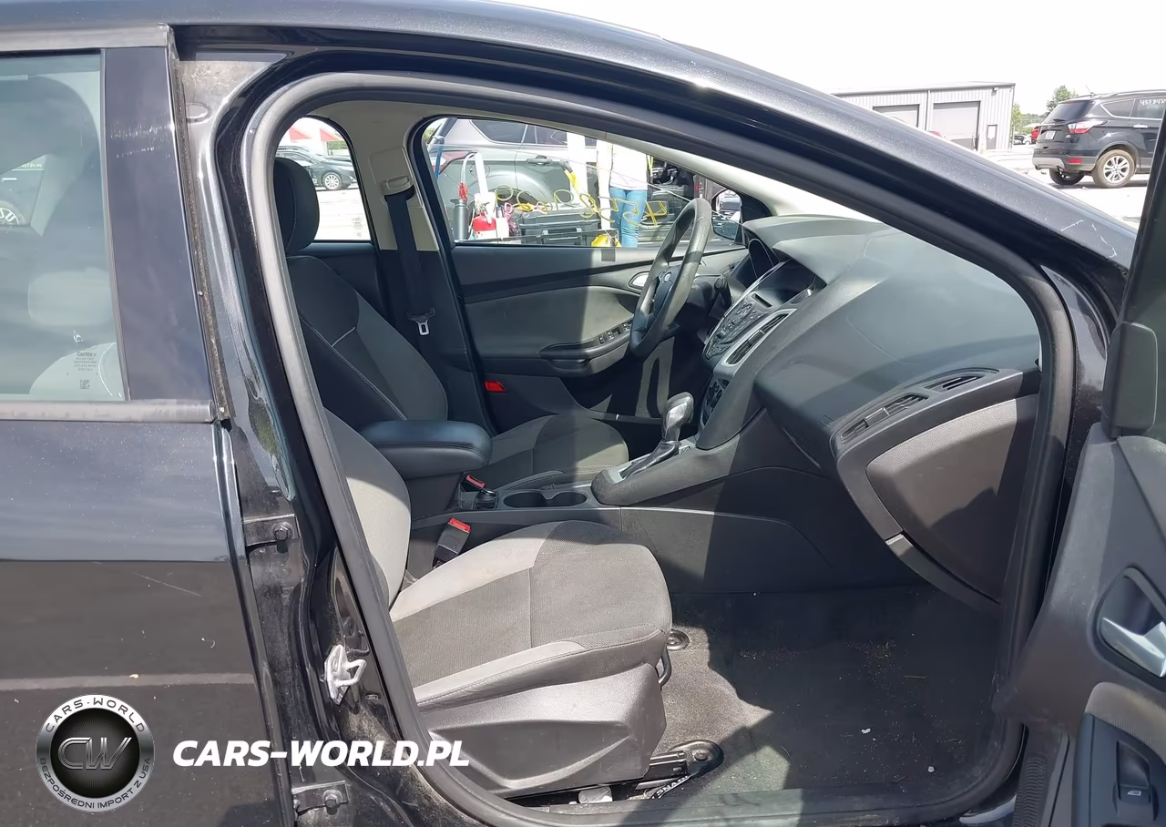 2014 Ford Focus Se VIN:1FADP3F20EL105897 - 5