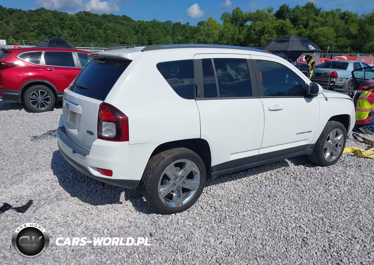 2015 Jeep Compass High Altitude Edition VIN:1C4NJCEA6FD209802 - 4