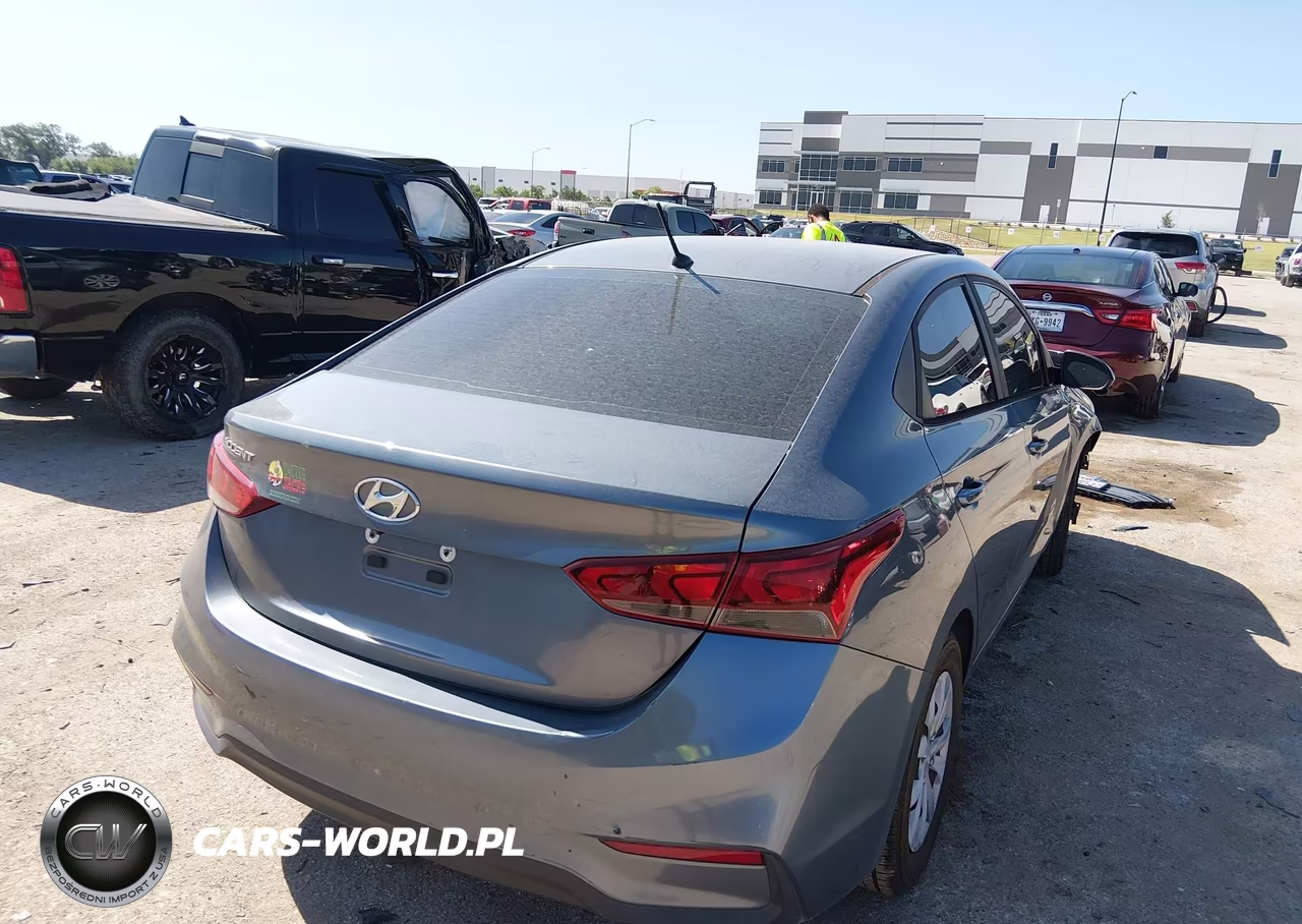2019 Hyundai Accent Se VIN:3KPC24A36KE058096 - 4